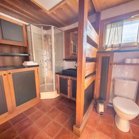 Les Griottes, Veritable Chalet De Montagne, Avec Jacuzzi Et Sauna *