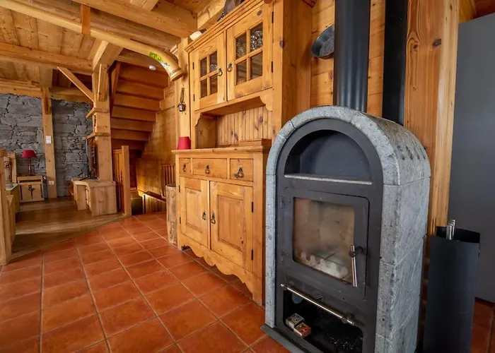 Les Griottes, Veritable De Montagne, Avec Jacuzzi Et Sauna בקתה